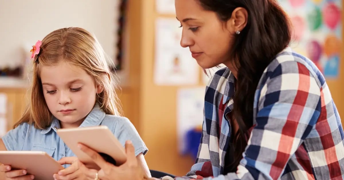 Teacher student - plaid shirt-1200x630-61046fe